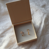 Presentask exklusiv med magnetlock